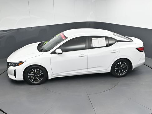 Certified 2024 Nissan Sentra SV image 35