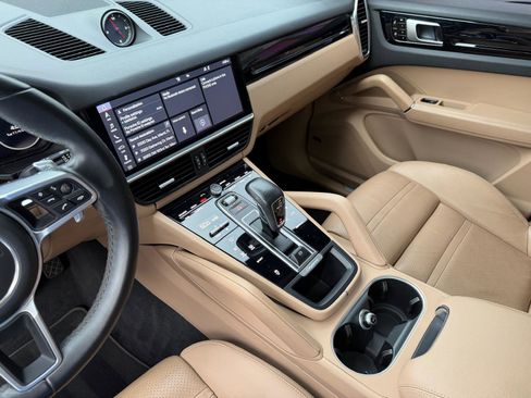 Used 2020 Porsche Cayenne image 35
