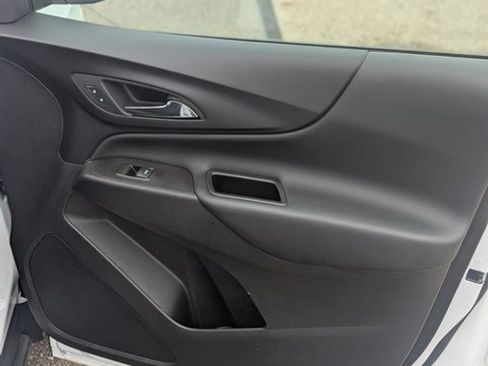 Used 2024 Chevrolet Equinox LT image 5