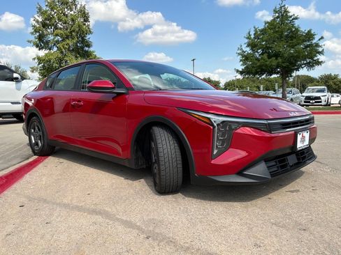 Used 2025 Kia K4 FWD image 4
