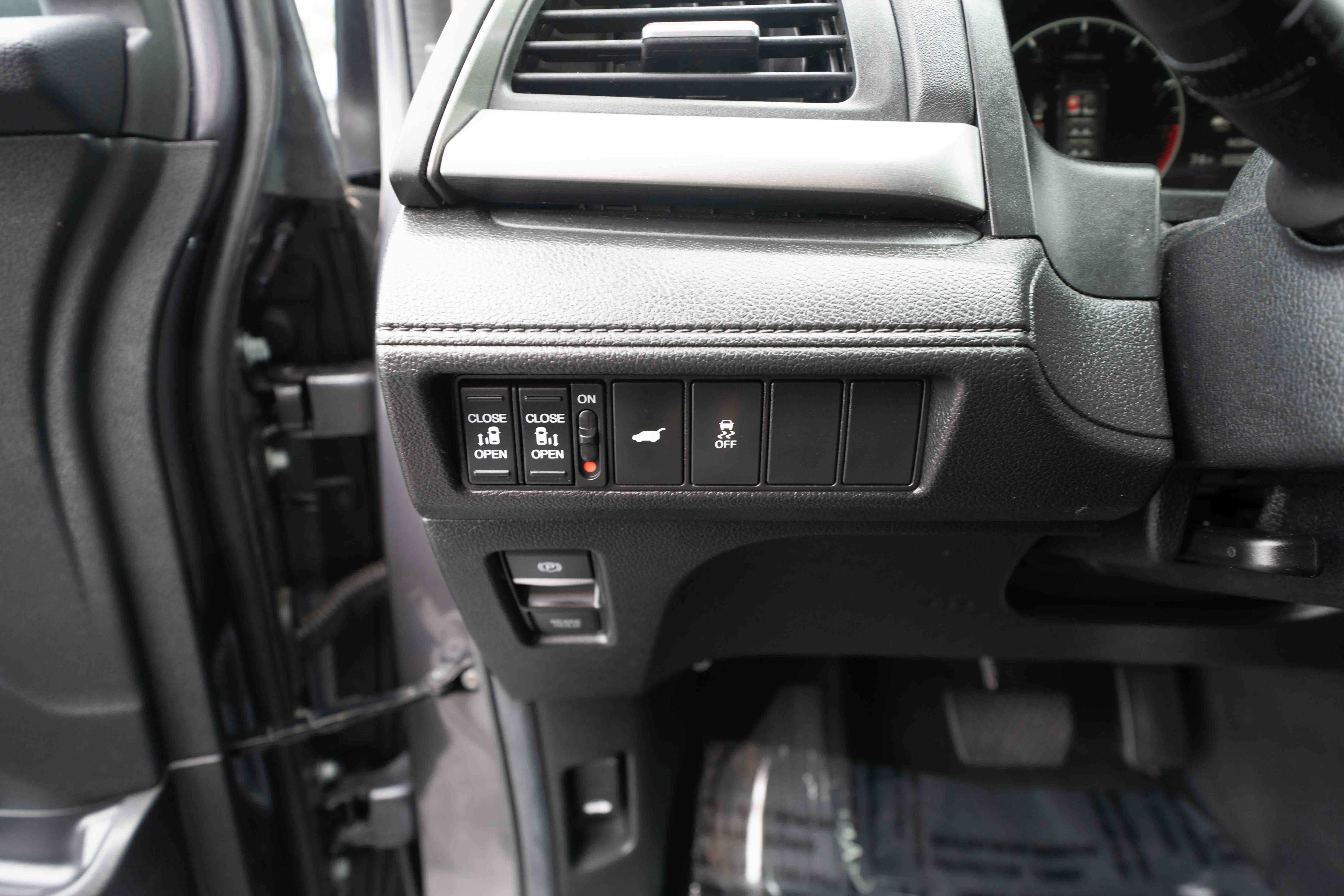 Used 2025 Honda Odyssey EX-L image 11