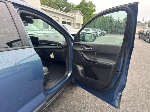 Used 2025 Chevrolet Equinox LT w/ Convenience Package II AWD/4WD image 53