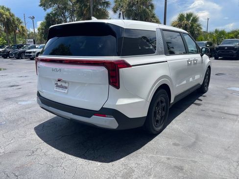 Used 2026 Kia Carnival FWD image 6