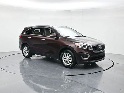 Used 2016 Kia Sorento LX w/ LX Convenience Package
