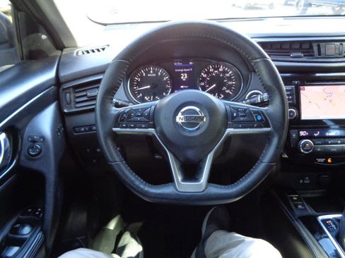 Used 2020 Nissan Rogue SL w/ Premium Package image 19
