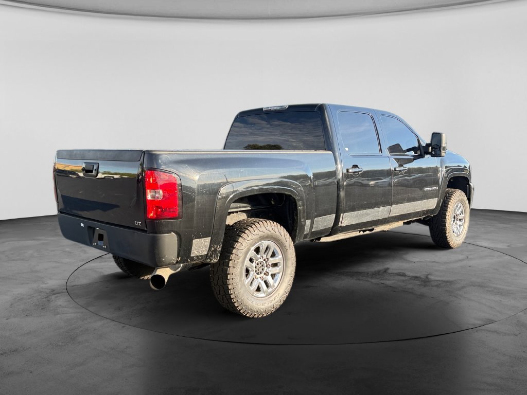 Used 2008 Chevrolet Silverado 2500 LTZ w/ Safety Package AWD/4WD image 9