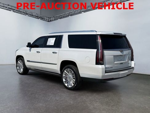 Used 2016 Cadillac Escalade ESV Platinum AWD/4WD image 5