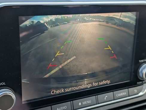 Used 2025 Nissan Altima 2.5 SR image 11