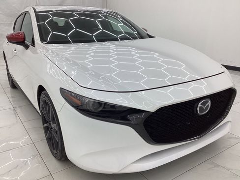 Used 2019 MAZDA MAZDA3 Hatchback w/ Premium Package image 3