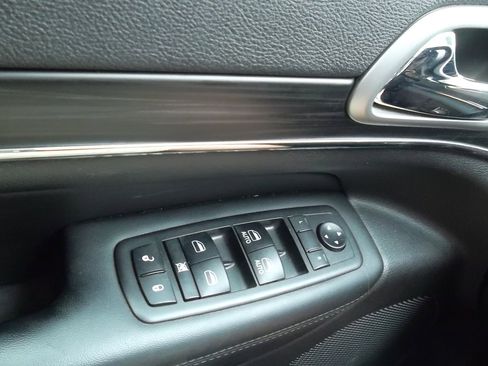 Used 2019 Jeep Grand Cherokee Limited image 7