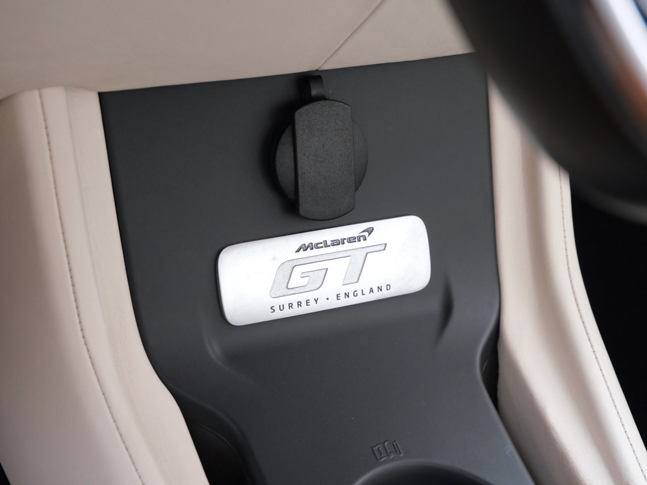 Used 2021 McLaren GT RWD image 23