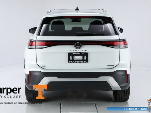 Used 2025 Volkswagen Tiguan SE w/ Panoramic Sunroof Package AWD/4WD image 47