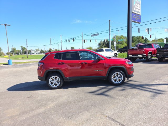 Used 2024 Jeep Compass Sport AWD/4WD image 6