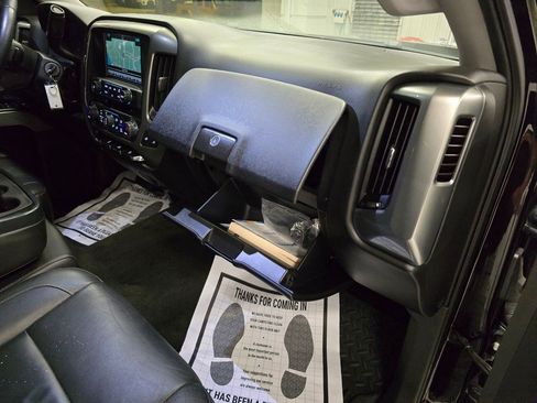 Used 2018 Chevrolet Silverado 1500 LT w/ All Star Edition AWD/4WD image 38