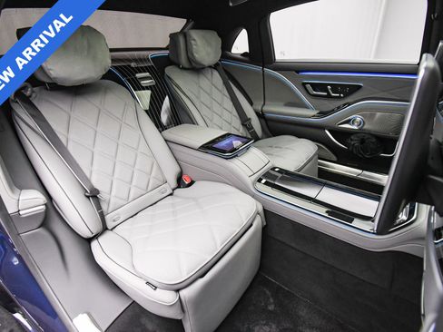 Used 2025 Mercedes-Benz Maybach S 580 4MATIC image 57