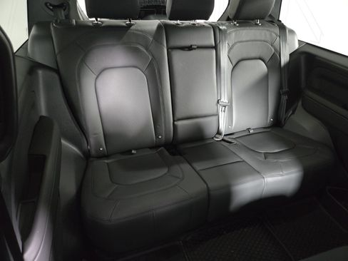 New 2025 Land Rover Defender 90 X-Dynamic SE image 14