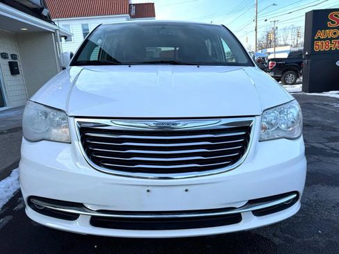 Used 2012 Chrysler Town & Country Touring-L w/ Entertainment Group #2 image 3