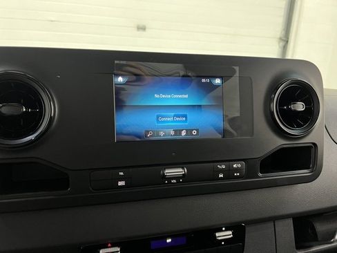 Used 2023 Mercedes-Benz Sprinter 3500 image 35