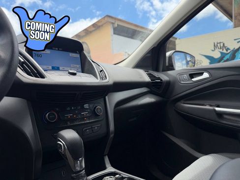Used 2018 Ford Escape SE w/ SE Sync 3 Package FWD image 17