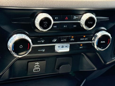 Used 2025 Ford F150 XLT w/ Equipment Group 301A Standard image 21