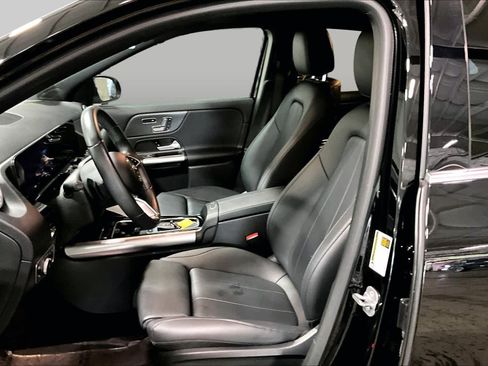 Used 2024 Mercedes-Benz GLA 250 4MATIC image 9
