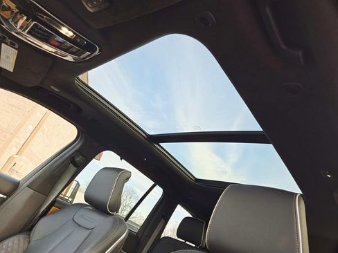 Certified 2022 Jeep Grand Cherokee Summit image 9