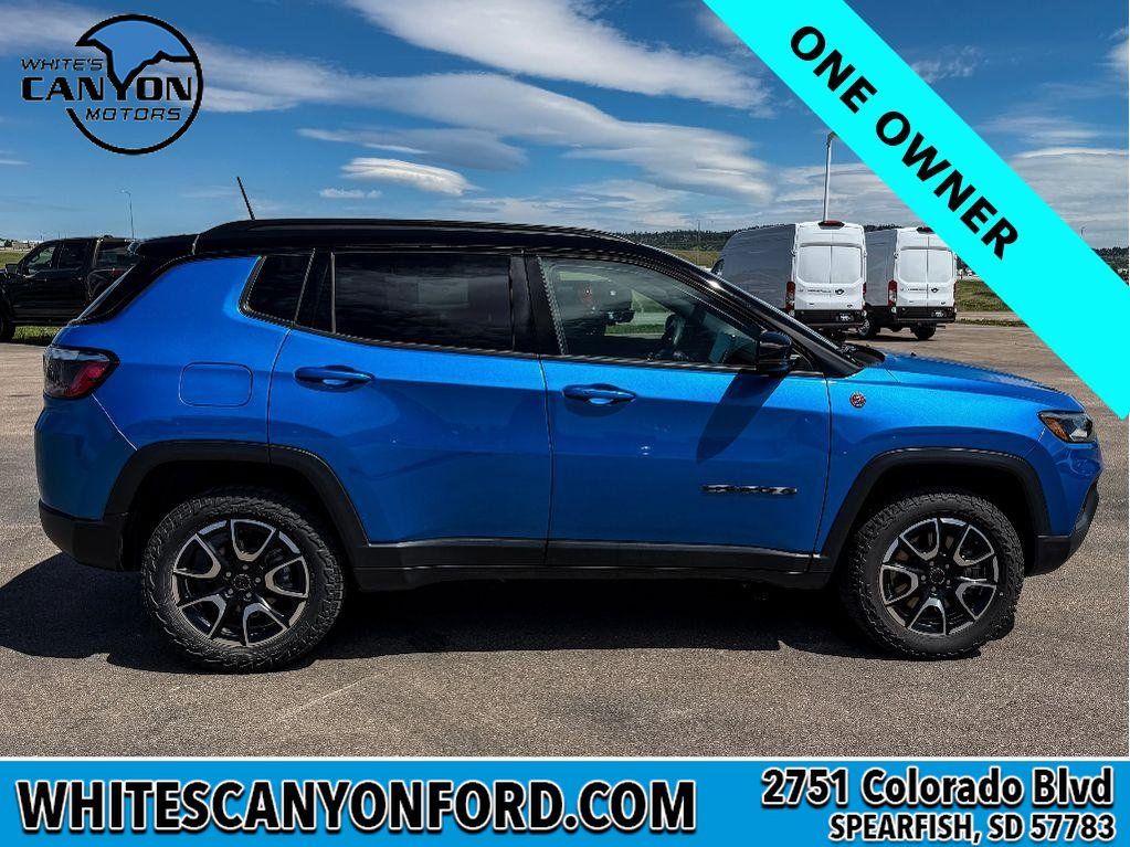 Used 2025 Jeep Compass Trailhawk AWD/4WD image 11