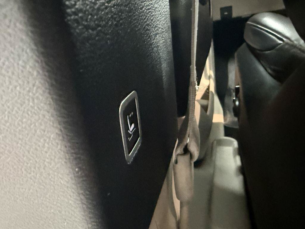 Used 2023 Chrysler Pacifica Touring-L FWD image 32