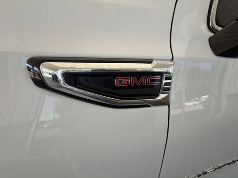New 2026 GMC Yukon XL Elevation image 40