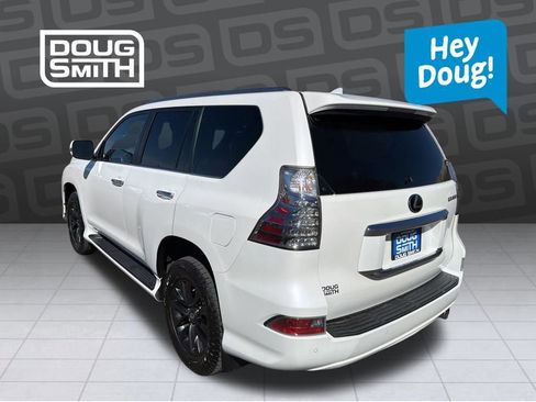 Used 2022 Lexus GX 460 Premium w/ Premium Package image 3