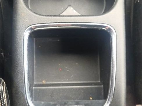 Used 2015 Chrysler Town & Country S FWD image 34