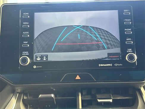 Used 2022 Toyota Venza XLE image 32