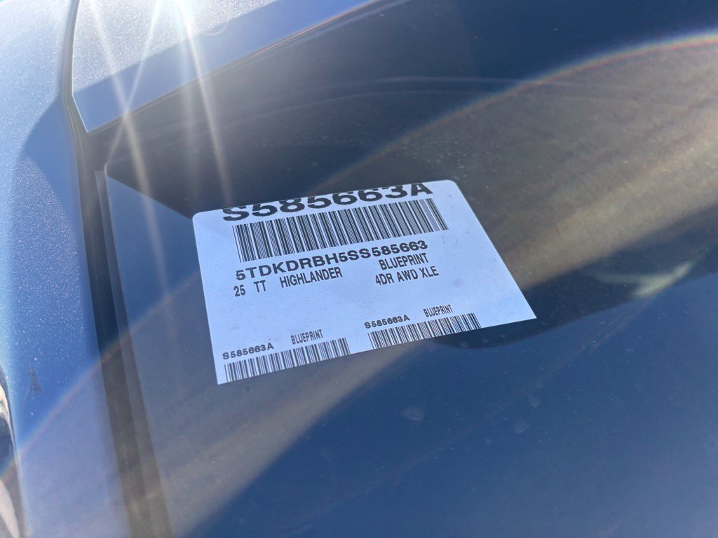 Used 2025 Toyota Highlander XLE AWD/4WD image 5