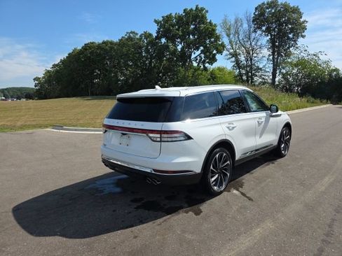 Used 2024 Lincoln Aviator Reserve w/ Equipment Group 201A AWD/4WD image 7
