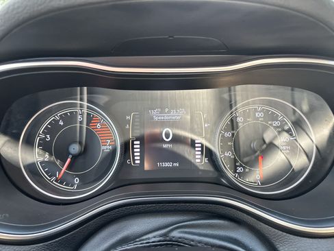 Certified 2019 Jeep Cherokee Latitude Plus AWD/4WD image 13