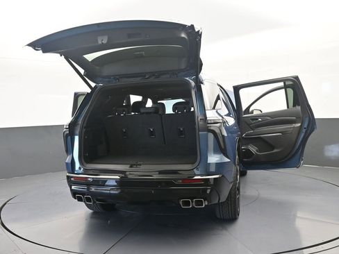 Used 2025 Chevrolet Traverse High Country FWD image 86