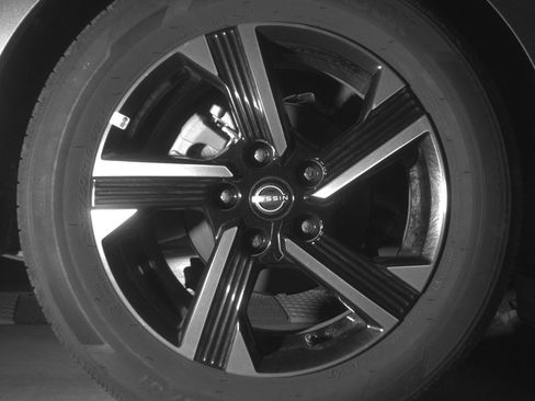 Used 2025 Nissan Sentra SV FWD image 14