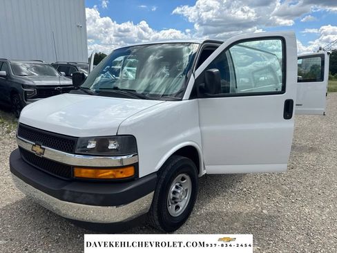Used 2019 Chevrolet Express 2500 w/ Driver Convenience Package RWD image 10
