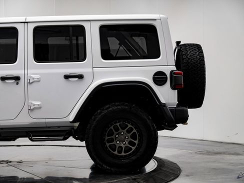 Used 2022 Jeep Wrangler Unlimited Rubicon w/ Xtreme Recon 35" Tire Package image 9