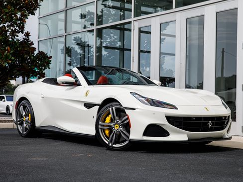 Used 2023 Ferrari Portofino M RWD image 22