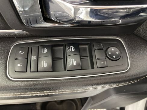 Used 2014 RAM 3500 Laramie image 10