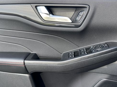New 2024 Ford Escape ST-Line AWD/4WD image 17