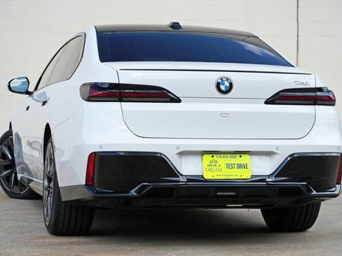 Used 2023 BMW 740i RWD image 6