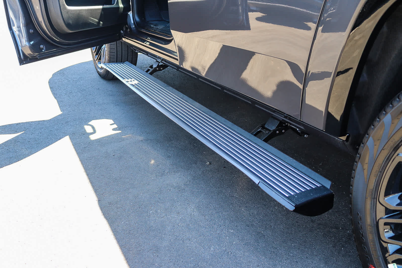 New 2026 Jeep Grand Wagoneer L Limited AWD/4WD image 11
