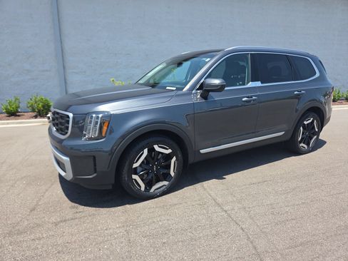 Certified 2024 Kia Telluride S w/ S Sunroof Package AWD/4WD image 1