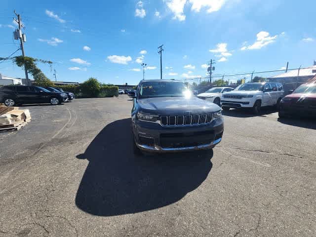 Used 2023 Jeep Grand Cherokee L Limited AWD/4WD image 6