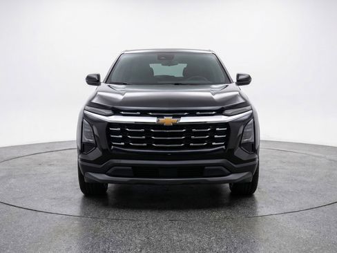 Used 2025 Chevrolet Equinox LT image 2