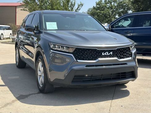 Used 2023 Kia Sorento LX FWD image 24