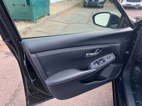 Used 2025 Nissan Sentra SV image 18