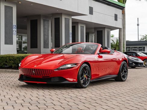 Used 2024 Ferrari Roma Spider image 34